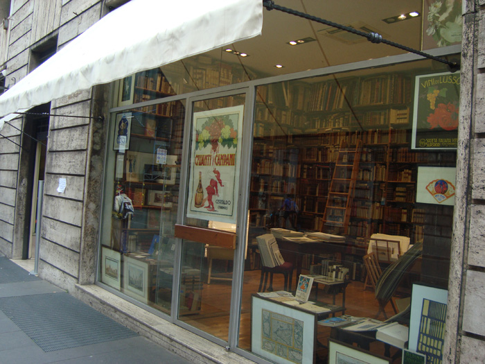 Букіністична книгарня у Римі